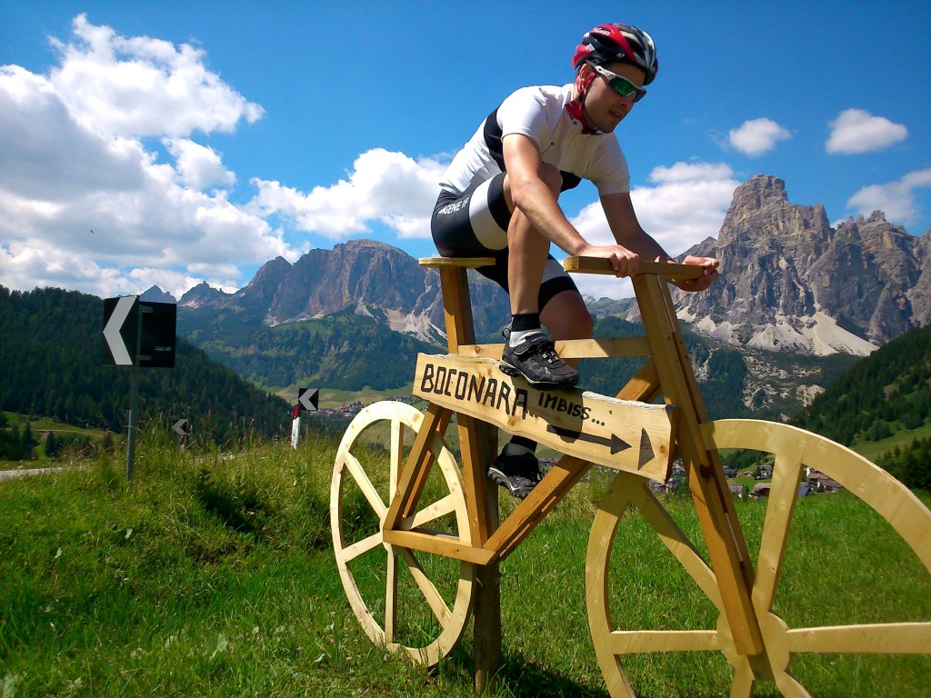 Stor rytter, større sykkel