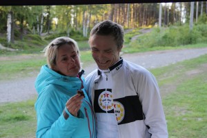 En glad Langpils takker sekretariatet for jobben