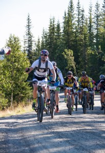 JA TAKK: ArniLar  i sone 4 og klar for en boks cola under fjorårets grusklassikker.